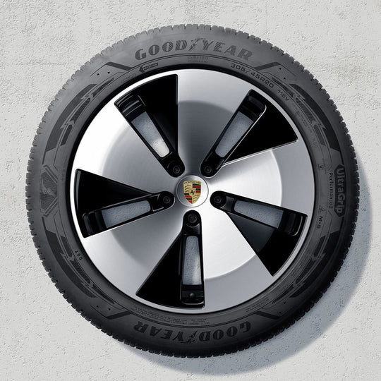 20" Cayenne E4 Cayenne Aero winter set - Silver / Black