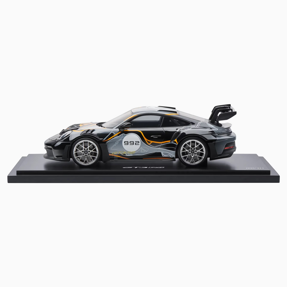 Porsche 911 GT3 RS (992) , 1:18 Scale Model Car - Weissach