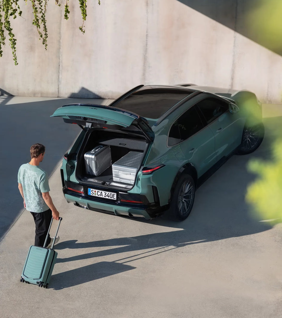 Porsche Roadster Hardcase Business Trolley (Small) - Cayenne Electric Urban