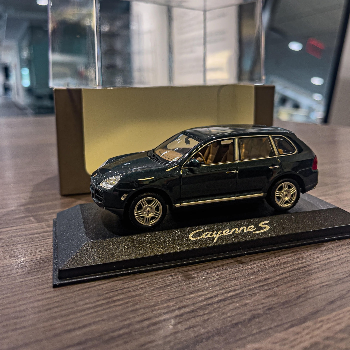 Porsche 2003 E1 Cayenne S 1:43 Scale Model Car - Dark Green Metallic